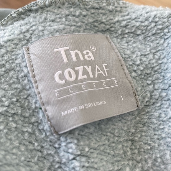 Aritzia TNA Cozy AF Boyfriend Mockneck - Picture 4 of 4